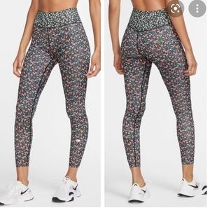 NIKE, Dri-Fit floral legging, 7/8 length, size M medium